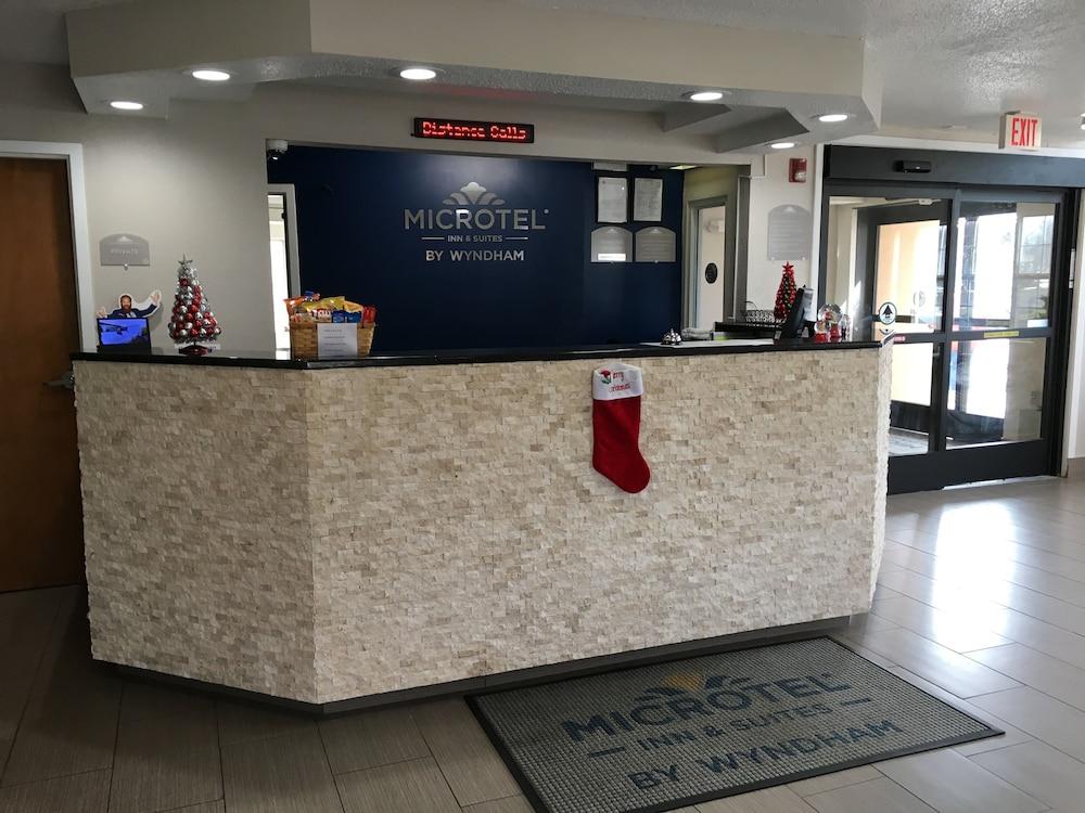 Microtel By Wyndham - Hotel