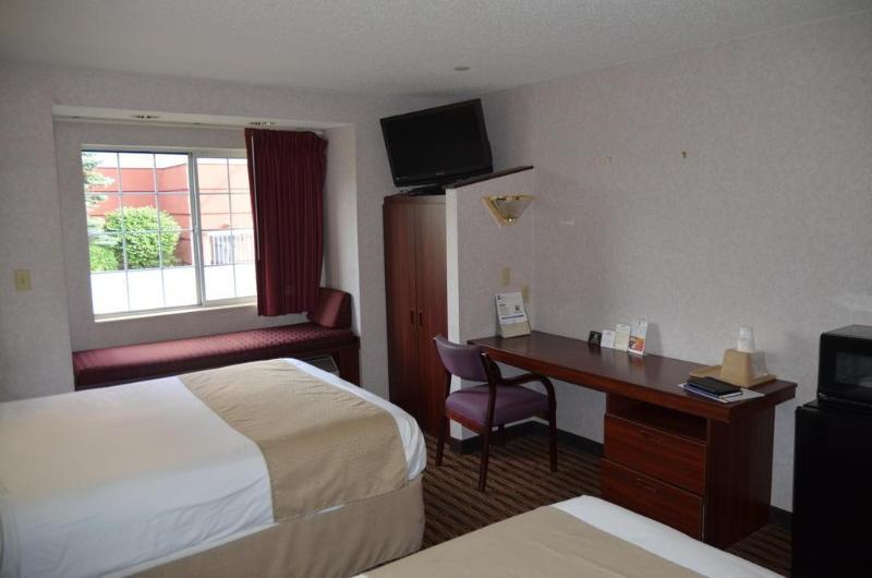 Hotel Microtel By Wyndham - 2*