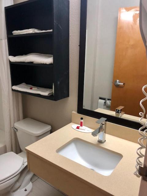 Microtel By Wyndham - Hotel