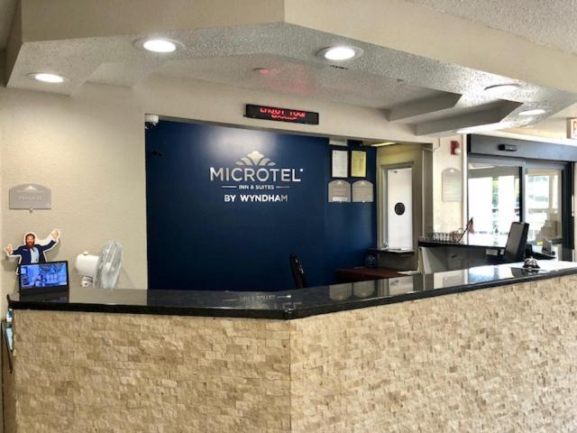 Hotel Microtel By Wyndham -